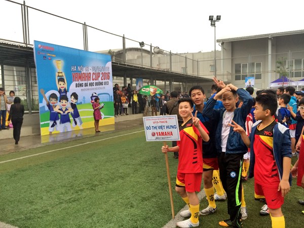 Học sinh nhà trường tham dự giải festival bóng đá học đường cup Yamaha năm học 2015-2016